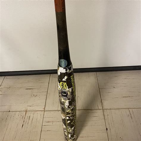Balanced versus end-loaded slow pitch bats. . Used softball bats